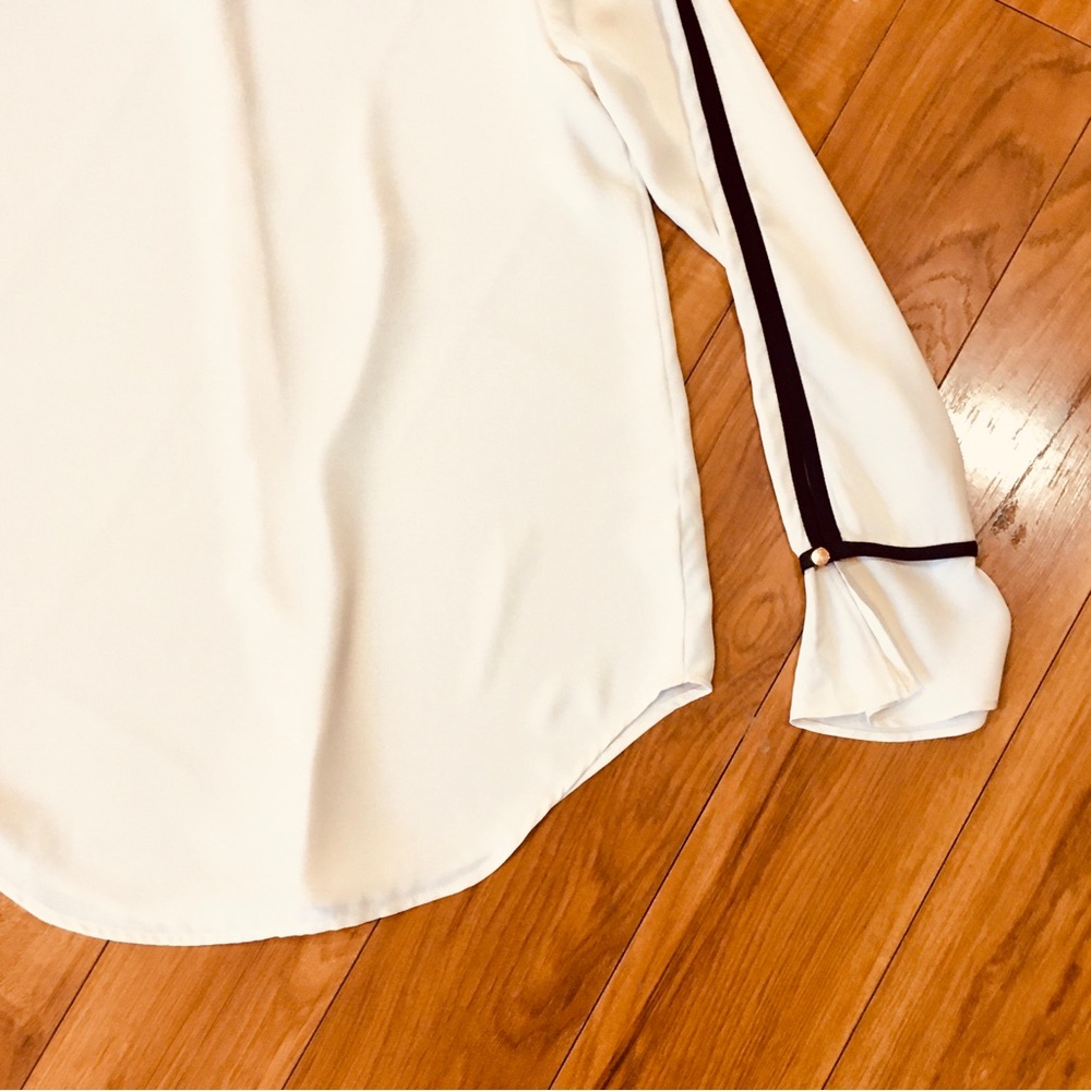 Ann Taylor blouse shirt top ivory cream workwear professional gold buttons - Picture 11 of 11